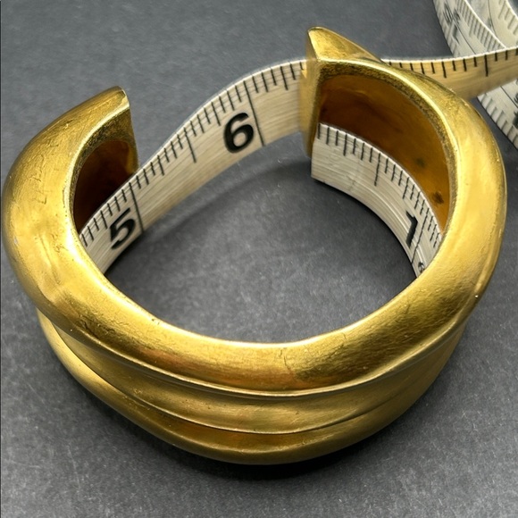VTG 1980s Matte Modernist Gold Cuff Bracelet Signed Designer Runway - Picture 9 of 13